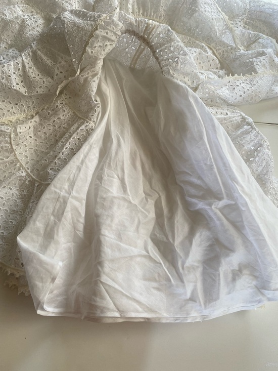 Girls' White Eyelet Puff-Sleeve Dress - Picture 10 of 17